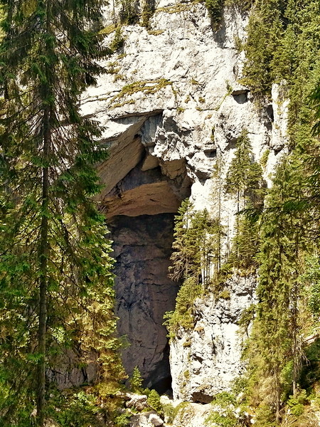 Cetățile Ponorului – potężny portal wejściowy do podziemnych skarbów Padişu (fot. Paweł Klimek)