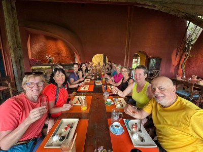 Podczas posiłku (fot. Renata Bartoszek i Grzegorz Brodecki)