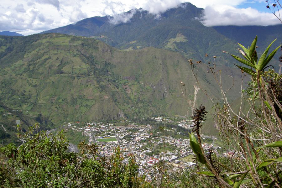 Baños - miasteczko położone pomiędzy wulkanami i wilgotną dżunglą