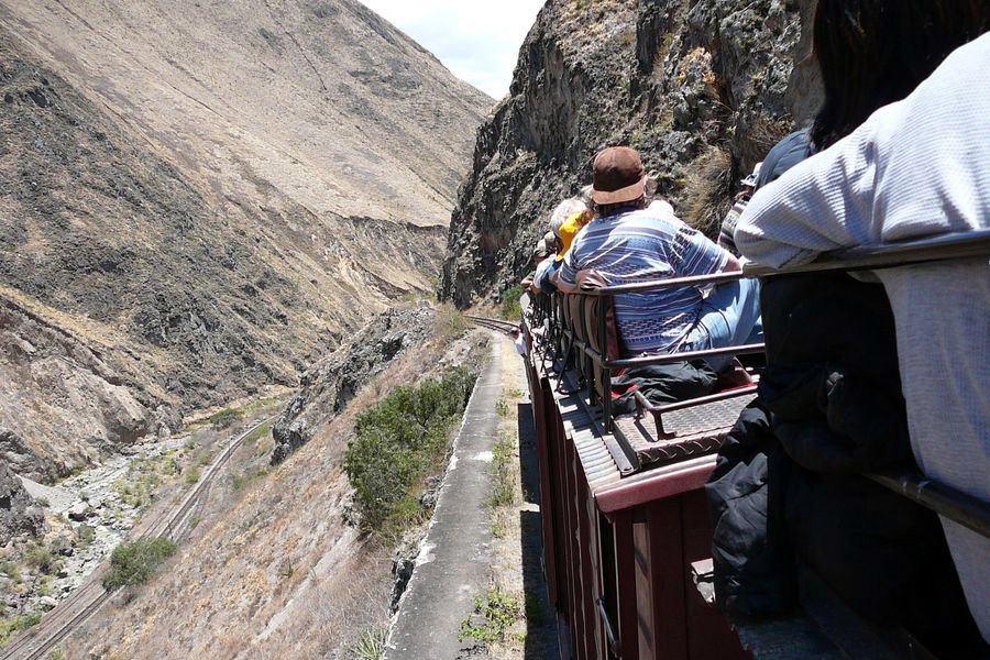 Przejazd widokowym pociągiem przez Nariz del Diablo