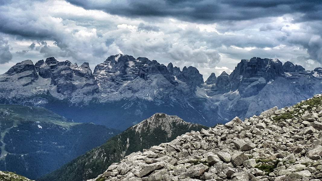 Główna grań Dolomitów Brenta (fot. Paweł Klimek)