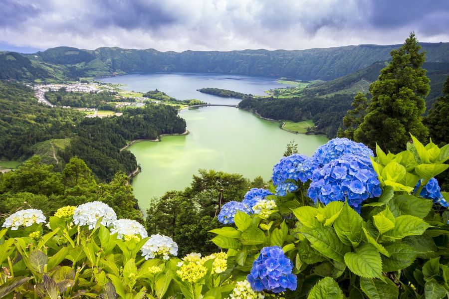 Lagoa Azul - słynne azorskie jezioro