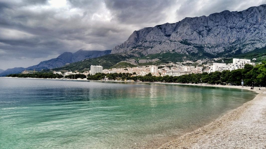 Makarska u stóp gór Biokovo (fot. Paweł Klimek)