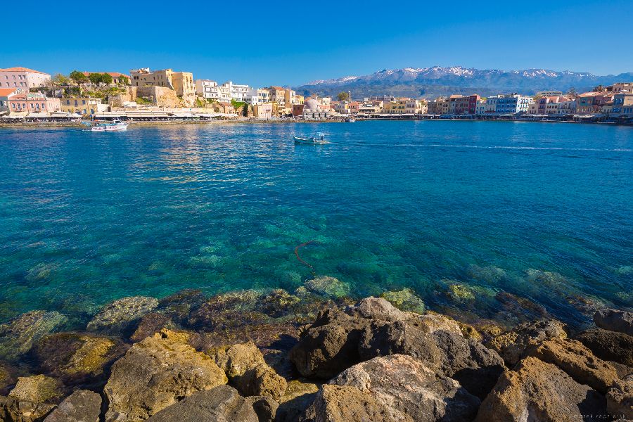 Chania na tle Białych Gór (fot. Marek Kędzierski)