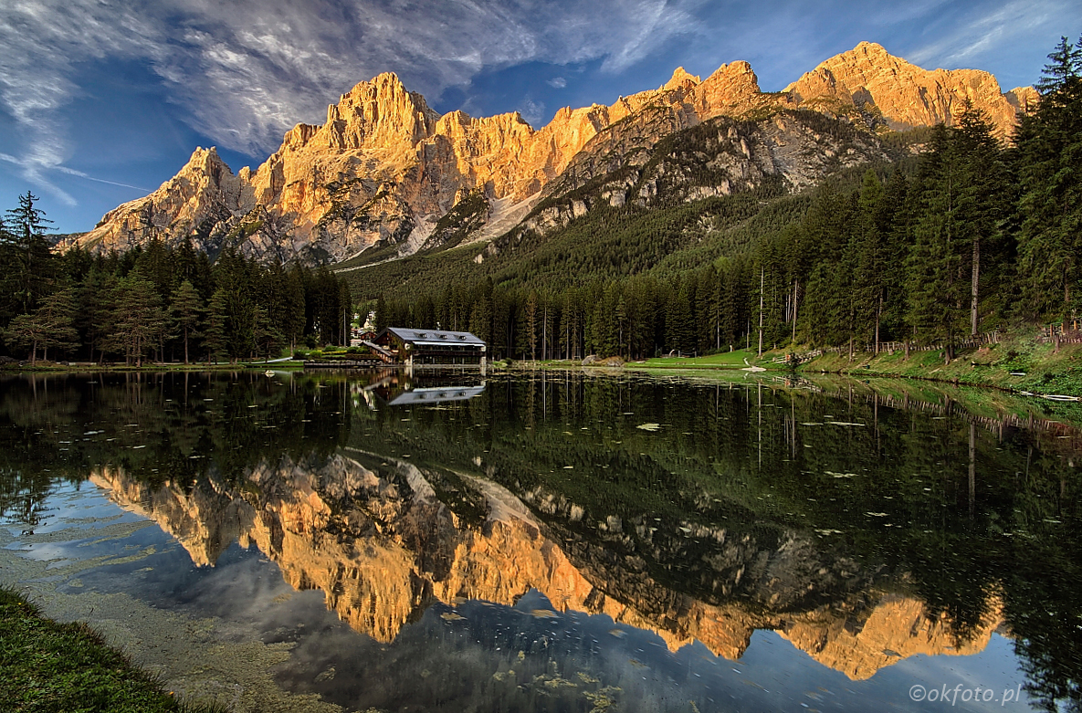 Jezioro w Dolomitach (fot. S. Adamczak, okfoto.pl)