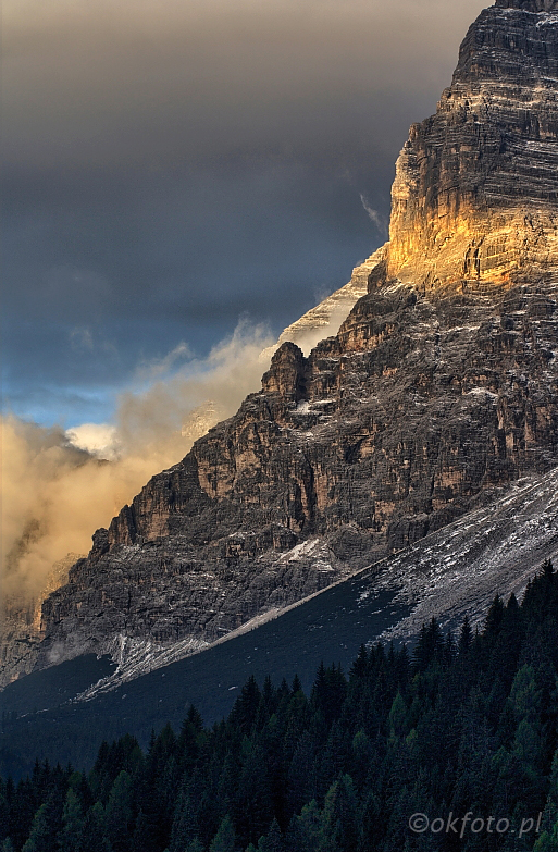 Monte Pelmo o wschodzie słońca (fot. S. Adamczak, okfoto.pl) Monte Pelmo o wschodzie słońca (fot. S. Adamczak, okfoto.pl)
