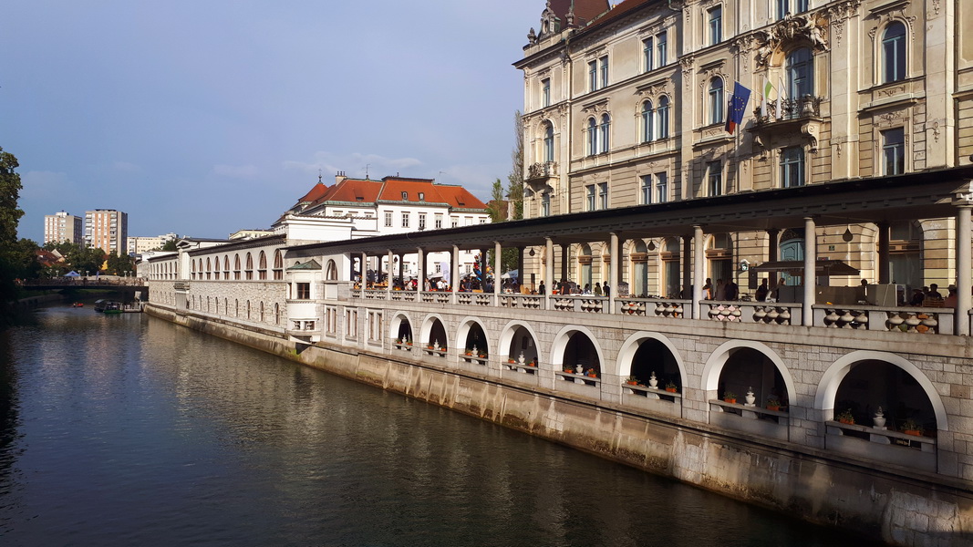 Nabrzeża Ljubljanicy w stolicy Słowenii (fot. Paweł Klimek)