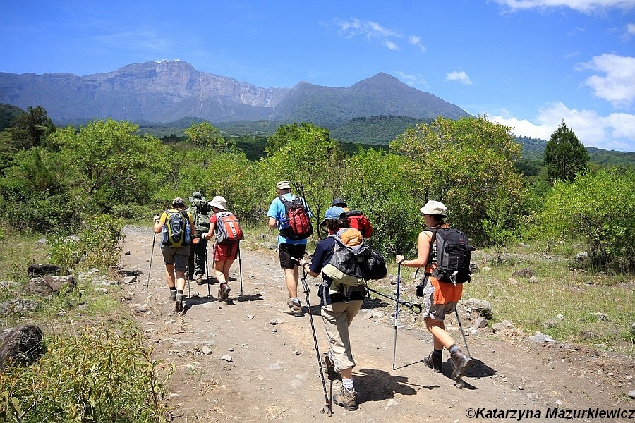 Początek trekkingu na Meru - stąd widać trasę wędrówki