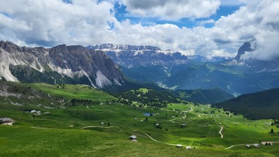 Widok z Secedy na masyw Sella (fot. Arek Głodek)