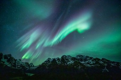 Zorza nad górami (fot. S. Adamczak, okfoto.pl)