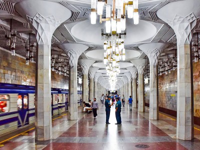 Stacja metra Mustaqillik, Taszkent