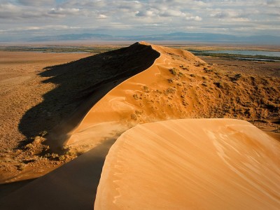 Śpiewająca wydma w Parku Narodowym „Ałtynemel” (fot. Sławomir Adamczak, okfoto.pl) Śpiewająca wydma w Parku Narodowym „Ałtynemel” (fot. Sławomir Adamczak, okfoto.pl)