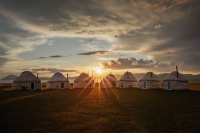Zachód słońca nad obozowiskiem (fot. S. Adamczak, okfoto.pl) Zachód słońca nad obozowiskiem (fot. S. Adamczak, okfoto.pl)
