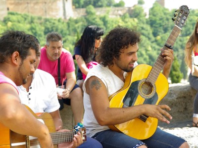 Uliczni muzycy w Granadzie