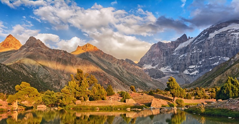 Doliną Zarafszanu w góry Fańskie